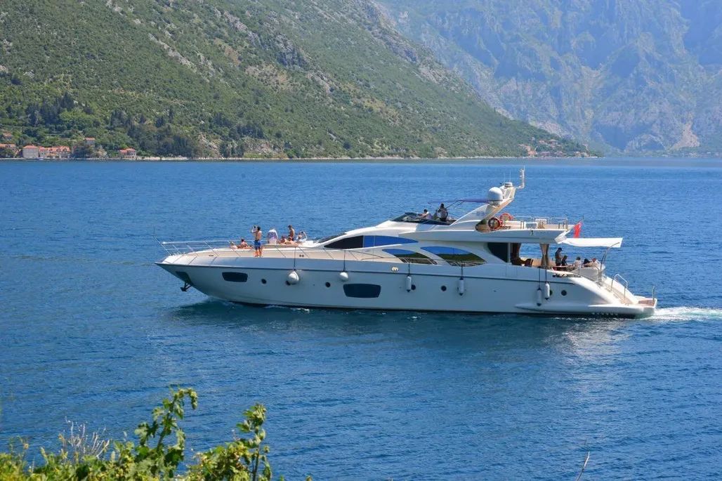 Azimut 98