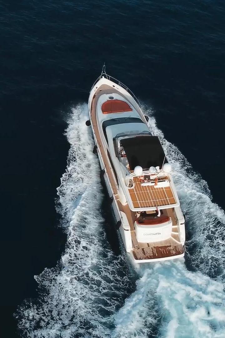 Dominator 68S Flybridge 
