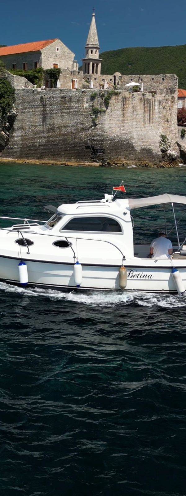 Betina 700
