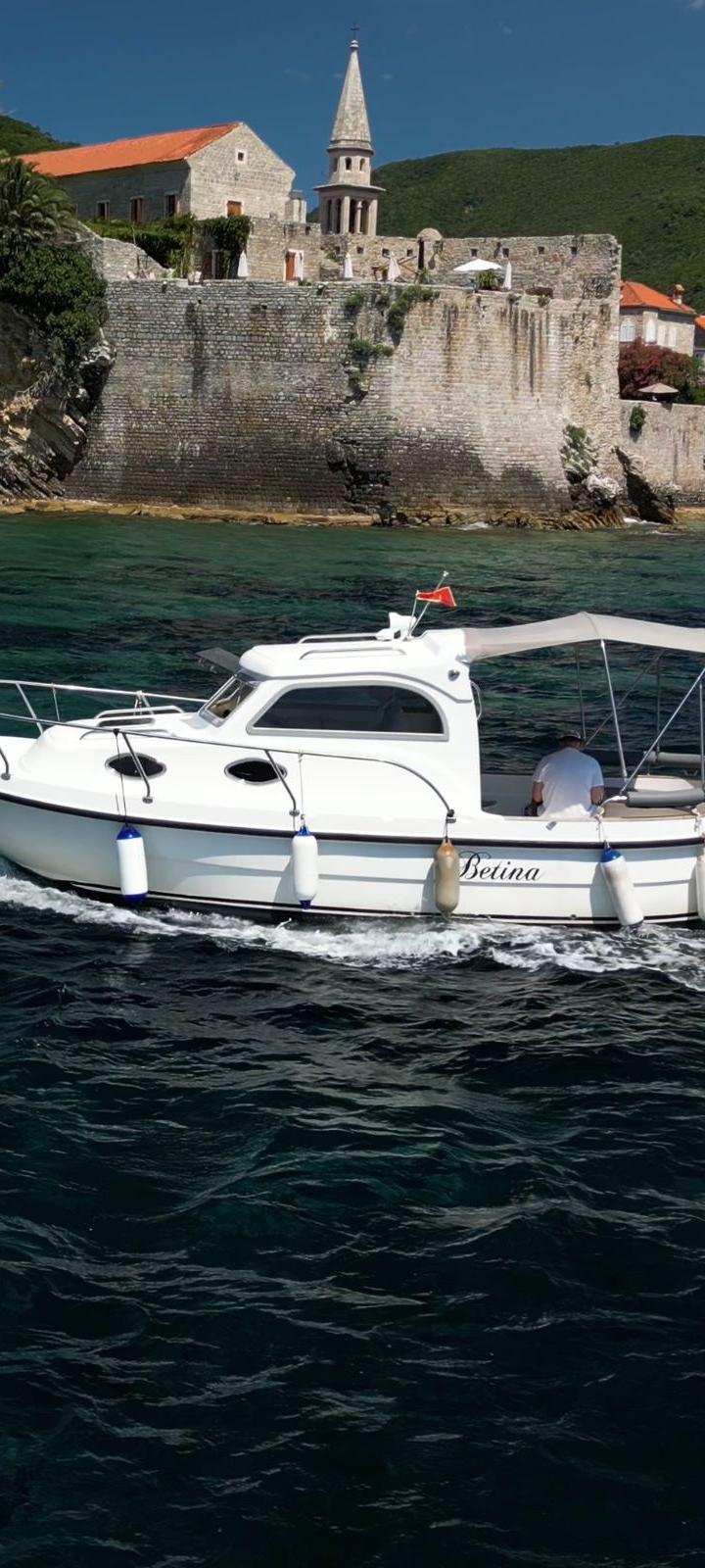 Betina 700