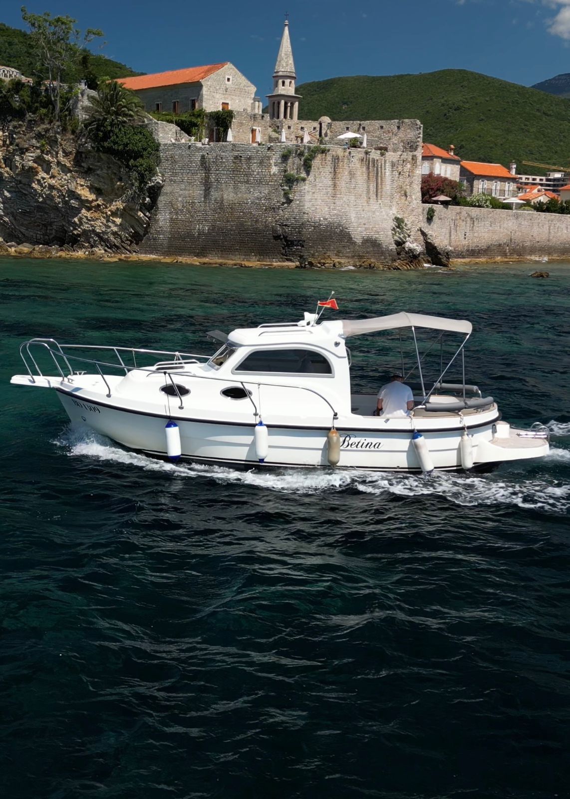 Betina 700