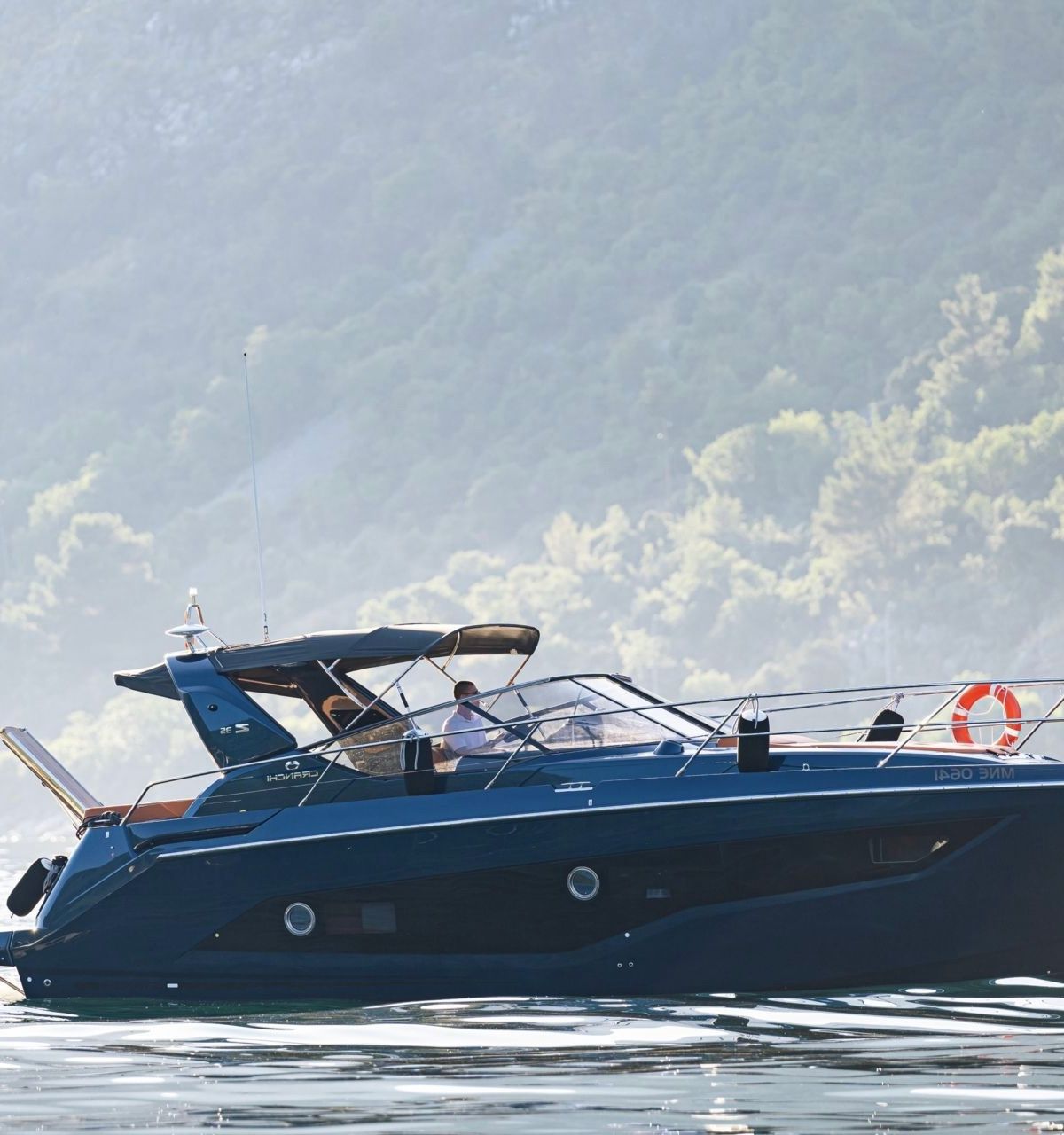 Cranchi Z35 | Akul