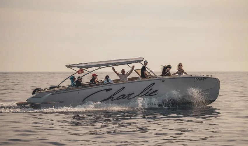 Mr. CHARLIE - Luxury Speedboat