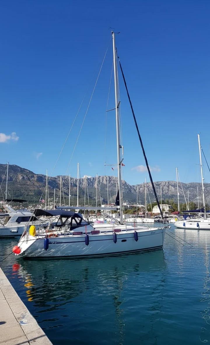 Bavaria 37 | Love in white